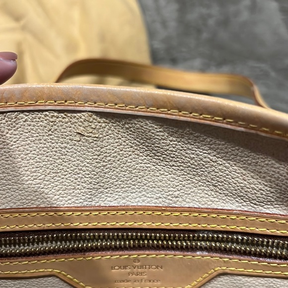 Authentic Louis Vuitton Monogram Bucket GM with pochette and chain - Picture 13 of 13